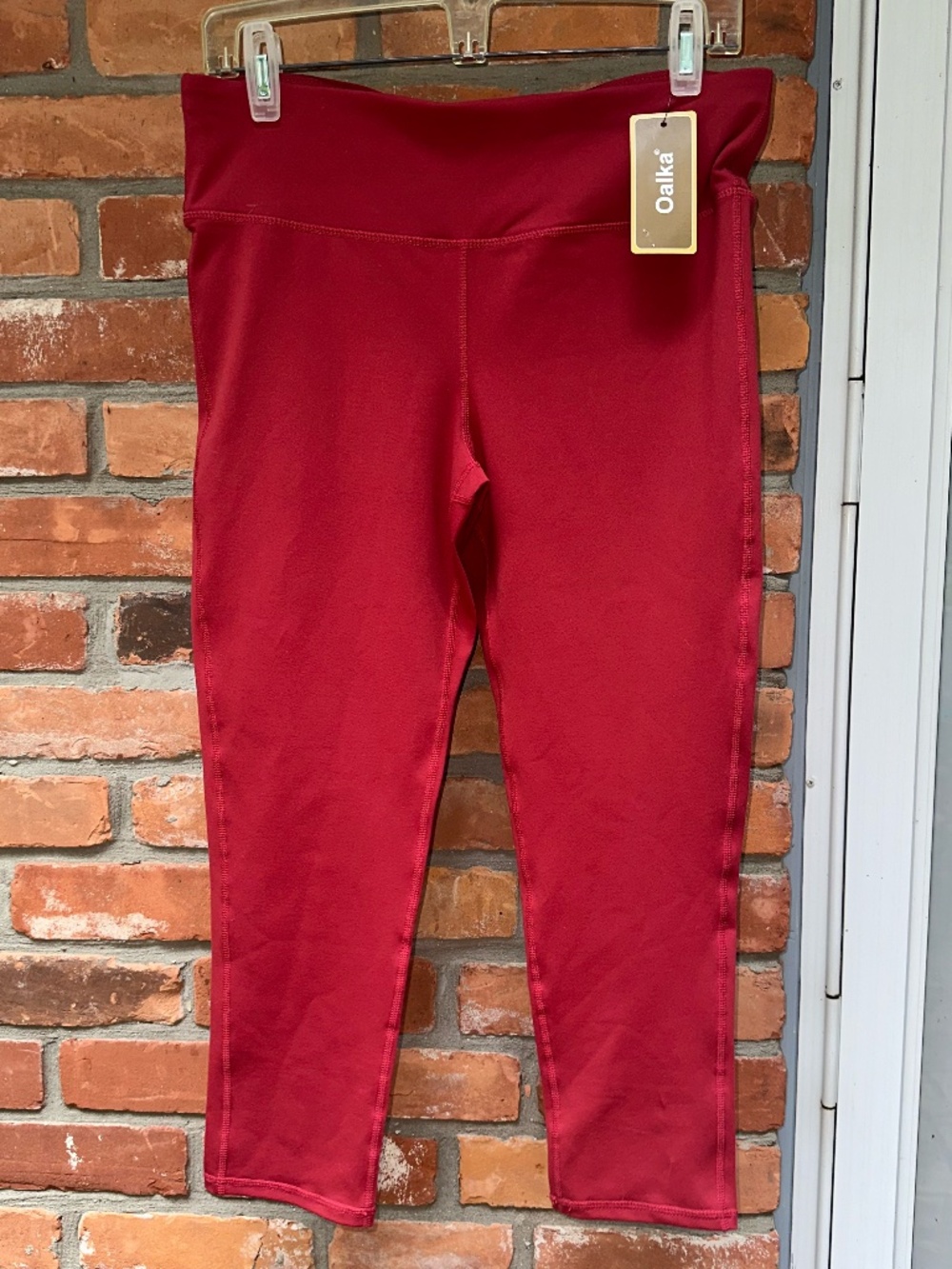 NWT Oalka Yoga Capri  Leggings ~ Size Large